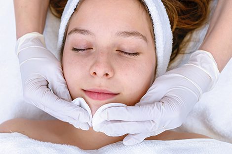 Benefits of Teen and Acne Facials